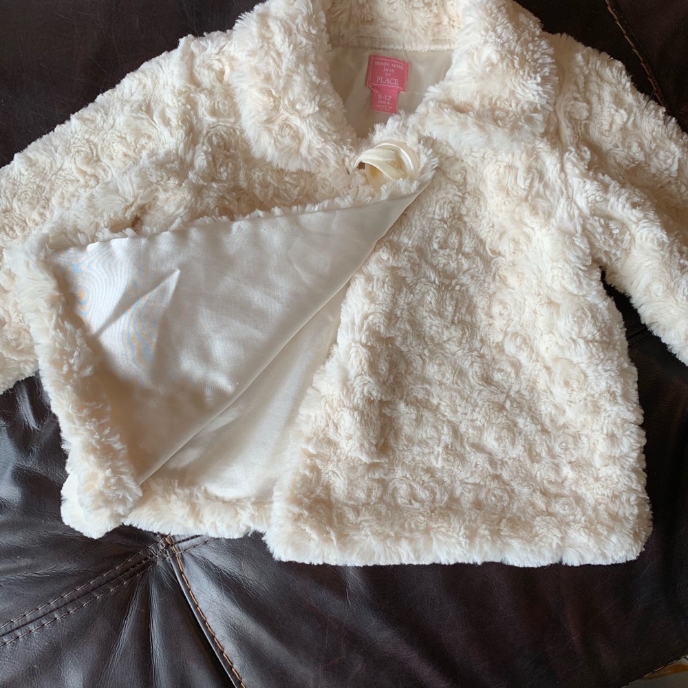 Beautiful faux fur baby jacket size 9-12m - Picture 4 of 5